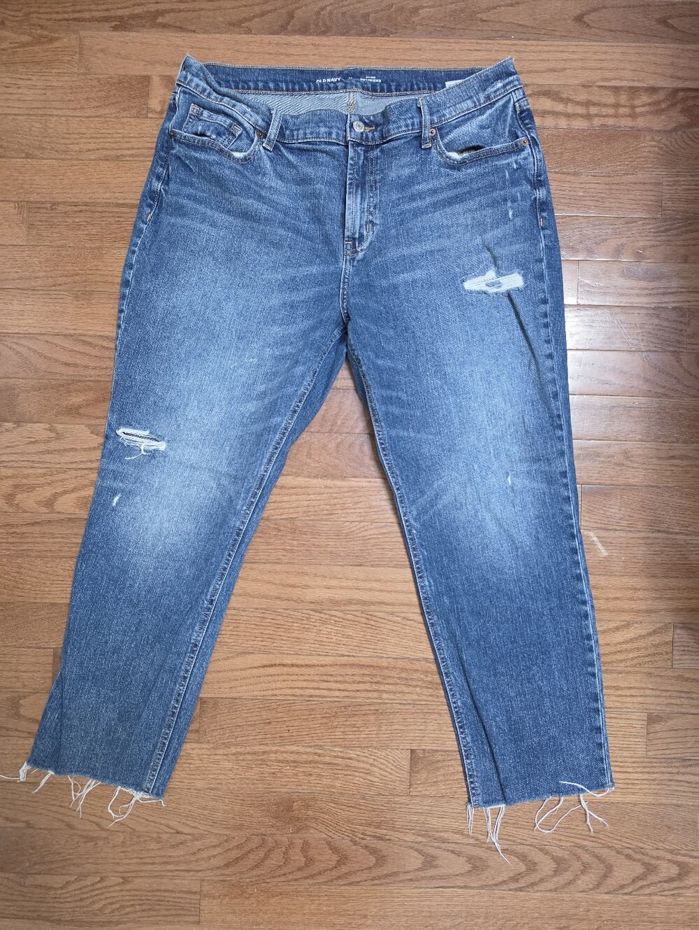 Old Navy Mid-Rise Boyfriend Distressed Jeans - Medium Wash, Size 14